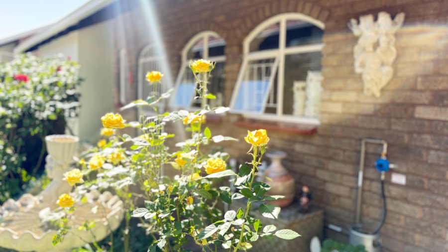 2 Bedroom Property for Sale in Miederpark North West